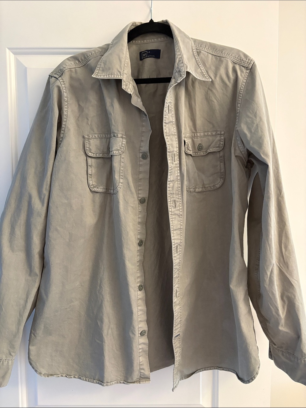 GAP Men's Casual Button-Down Twill Shirt in Light Khaki